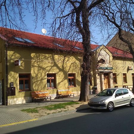 Penzion Pod Kastany Kvasice Eksteriør bilde